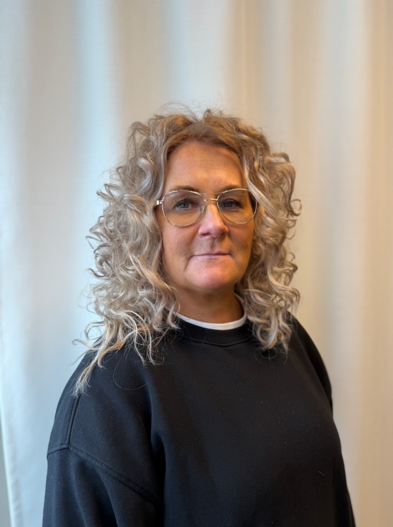 Anna, frisör på Clive Russel Piteå