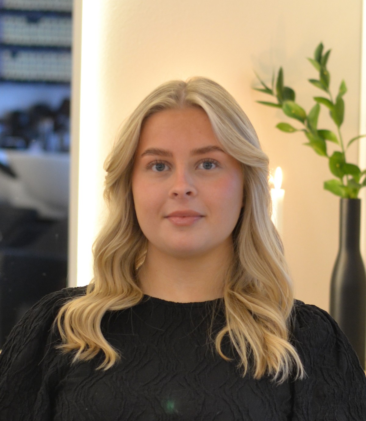 Cornelia, frisör på Clive Russel Skellefteå