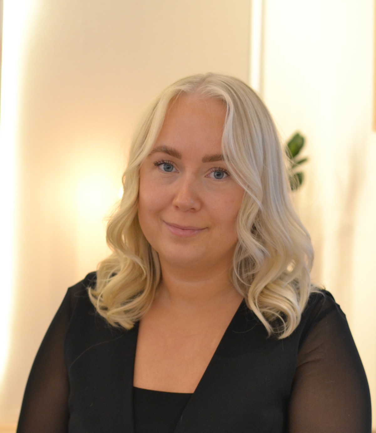 Fanny, frisör på Clive Russel Skellefteå